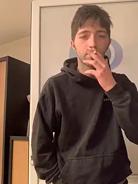 Snapshot of GuillaumebeauZizi chatting on 02.07.26 GuillaumebeauZizi online show from 02.07.26