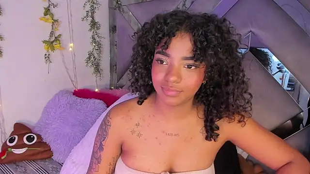 Snapshot of Iris_hott1 chatting on 03.03.25 Iris hott1 online show from 03.03.25