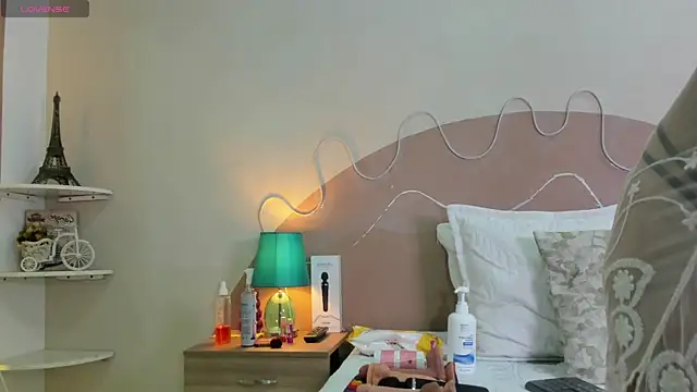 natasha jurado online show from 12.20.25