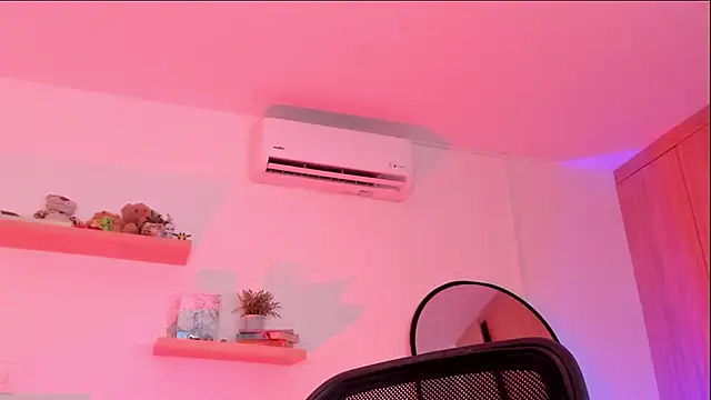 Snapshot of rose_saenz chatting on 10.09.25 rose saenz online show from 10.09.25