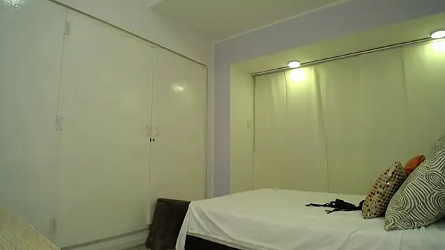 Snapshot of genesis_moretz chatting on 02.22.25 genesis moretz online show from 02.22.25