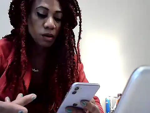 Snapshot of CaramelDipper chatting on 02.22.25 CaramelDipper online show from 02.22.25