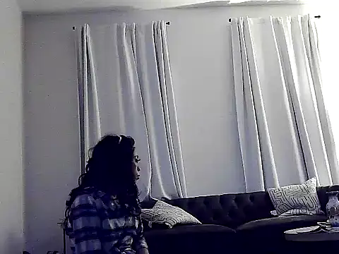 Snapshot of CaramelDipper chatting on 03.18.25 CaramelDipper online show from 03.18.25