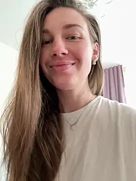 Snapshot of JasminJames chatting on 06.19.26 JasminJames online show from 06.19.26