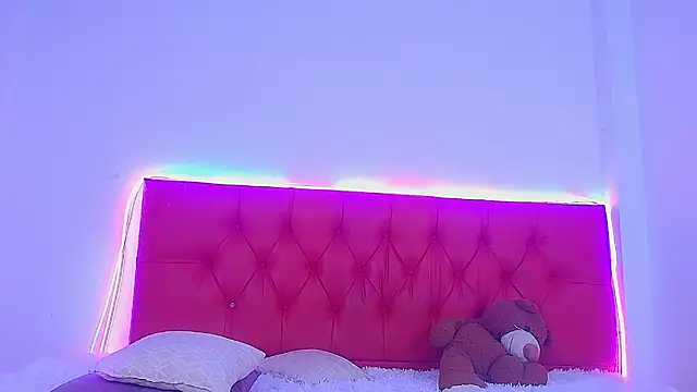 Little Cuttie  online show from 02.22.25