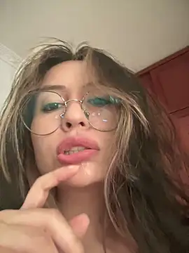 Snapshot of marie2_ chatting on 01.25.25 marie2 online show from 01.25.25