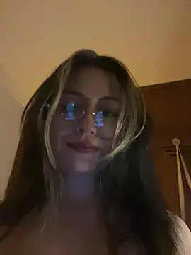 Snapshot of marie2_ chatting on 02.15.25 marie2 online show from 02.15.25