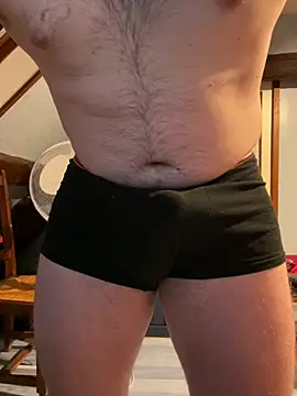 Snapshot of youlo71 chatting on 02.04.25 youlo71 online show from 02.04.25