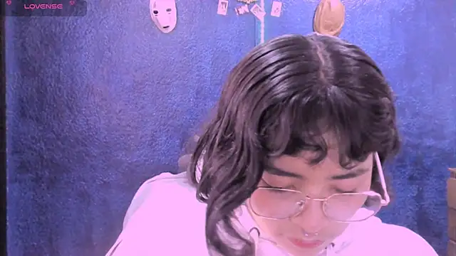 Snapshot of NinaYellow chatting on 12.09.24 NinaYellow online show from 12.09.24