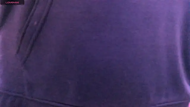 Snapshot of NinaYellow chatting on 09.12.25 NinaYellow online show from 09.12.25