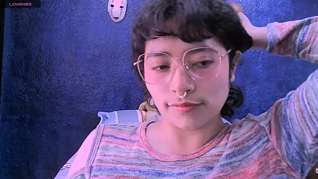 Snapshot of NinaYellow chatting on 01.19.26 NinaYellow online show from 01.19.26