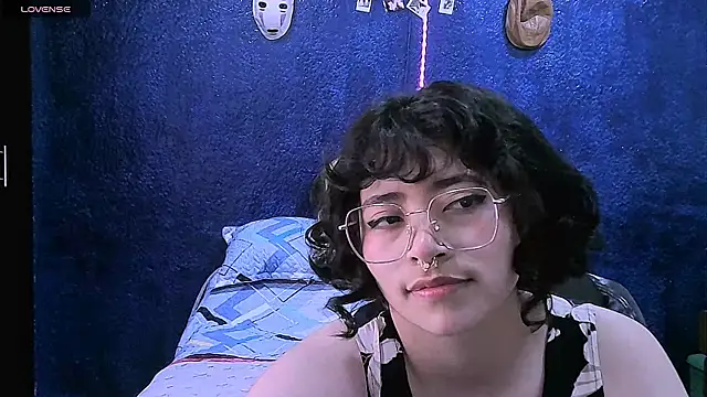 Snapshot of NinaYellow chatting on 03.02.26 NinaYellow online show from 03.02.26