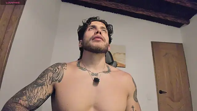 Snapshot of LucianSinclair chatting on 06.20.26 LucianSinclair online show from 06.20.26