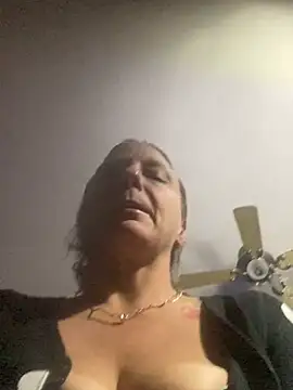 Snapshot of Everlyrose27 chatting on 12.07.24 Everlyrose27 online show from 12.07.24