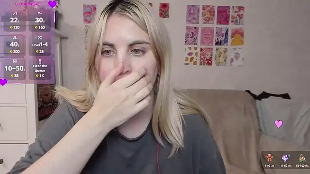 Snapshot of pawpaws chatting on 01.02.25 pawpaws online show from 01.02.25