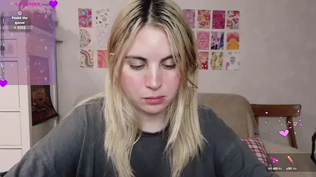 Snapshot of pawpaws chatting on 01.05.25 pawpaws online show from 01.05.25