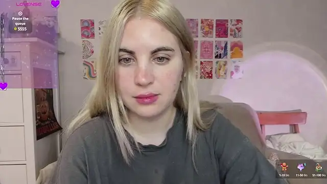 Snapshot of pawpaws chatting on 01.12.25 pawpaws online show from 01.12.25