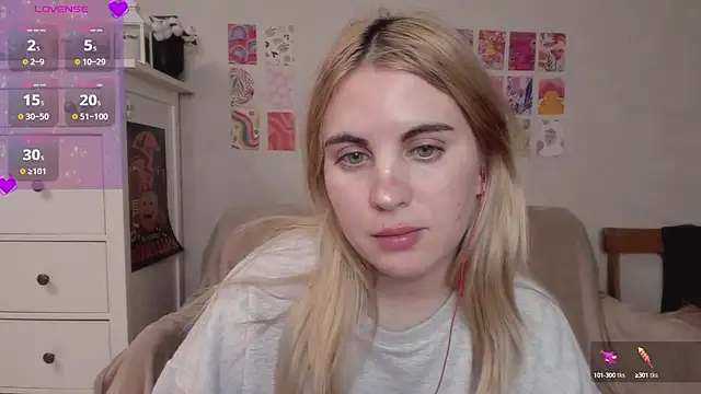 Snapshot of pawpaws chatting on 02.10.25 pawpaws online show from 02.10.25