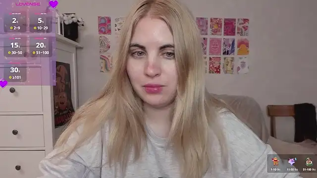 Snapshot of pawpaws chatting on 02.13.25 pawpaws online show from 02.13.25