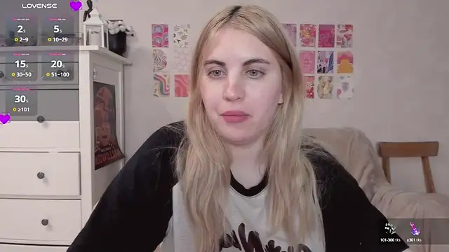 Snapshot of pawpaws chatting on 03.06.25 pawpaws online show from 03.06.25