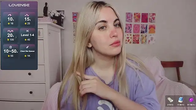 Snapshot of pawpaws chatting on 10.01.25 pawpaws online show from 10.01.25