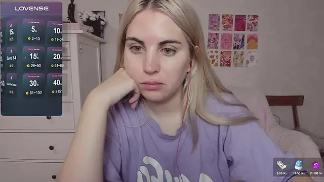 Snapshot of pawpaws chatting on 10.03.25 pawpaws online show from 10.03.25