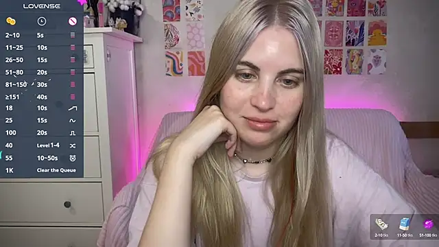 Snapshot of pawpaws chatting on 10.08.25 pawpaws online show from 10.08.25