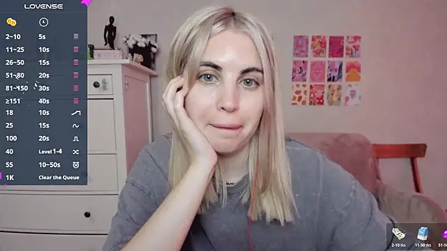 Snapshot of pawpaws chatting on 10.17.25 pawpaws online show from 10.17.25