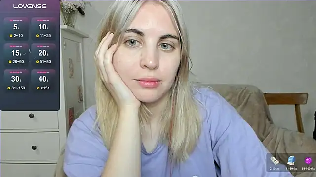 Snapshot of pawpaws chatting on 10.25.25 pawpaws online show from 10.25.25