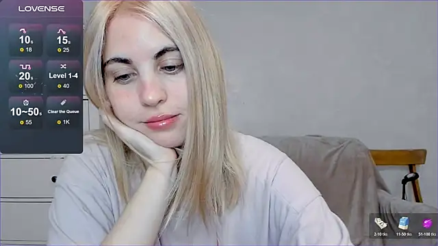 Snapshot of pawpaws chatting on 11.10.25 pawpaws online show from 11.10.25