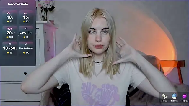 Snapshot of pawpaws chatting on 11.13.25 pawpaws online show from 11.13.25