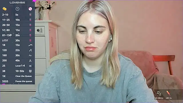 Snapshot of pawpaws chatting on 11.19.25 pawpaws online show from 11.19.25