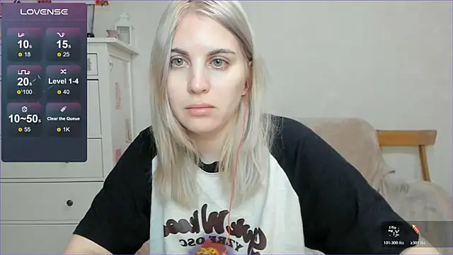 Snapshot of pawpaws chatting on 01.12.26 pawpaws online show from 01.12.26