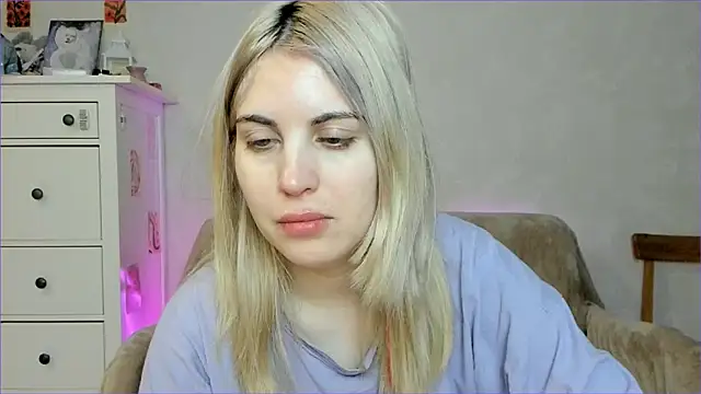 Snapshot of pawpaws chatting on 02.09.26 pawpaws online show from 02.09.26