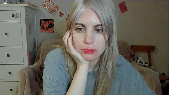Snapshot of pawpaws chatting on 05.17.26 pawpaws online show from 05.17.26