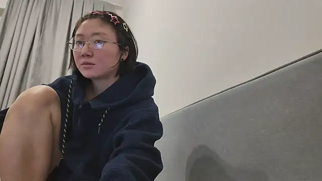 Snapshot of BokuNoYuko chatting on 01.18.25 BokuNoYuko online show from 01.18.25