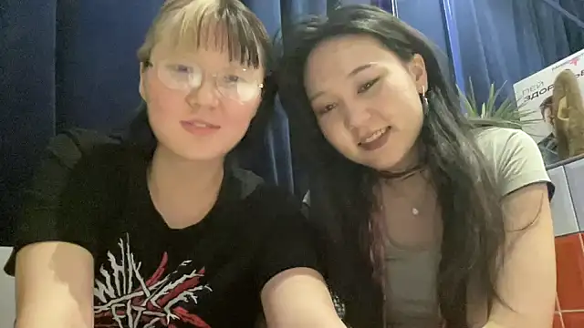 Snapshot of BokuNoYuko chatting on 02.21.25 BokuNoYuko online show from 02.21.25