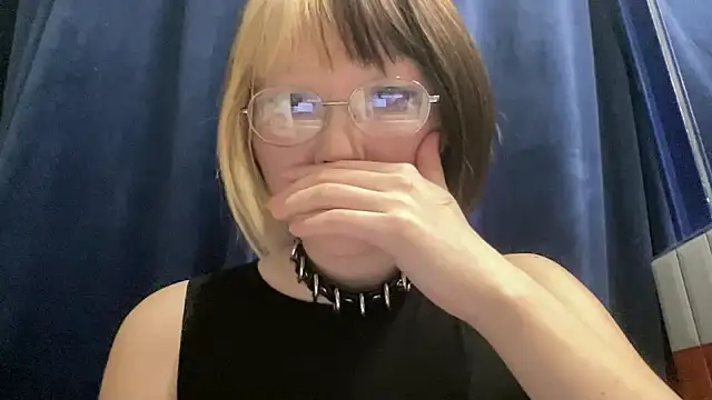 Snapshot of BokuNoYuko chatting on 02.22.25 BokuNoYuko online show from 02.22.25