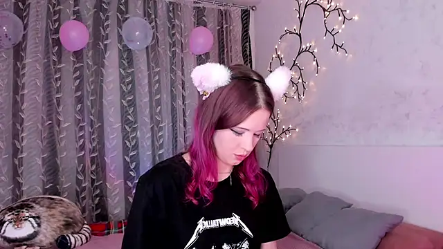 Snapshot of space_cowgirl chatting on 02.19.25 space cowgirl online show from 02.19.25