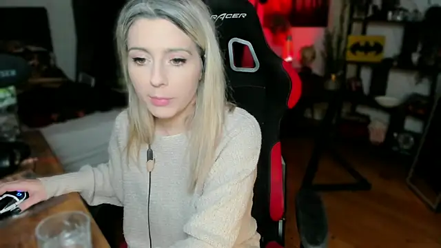 Lisaonthemoon online show from 03.16.25