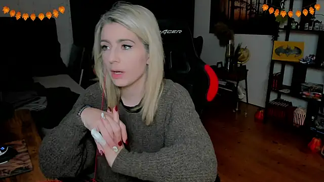 Lisaonthemoon online show from 11.25.25