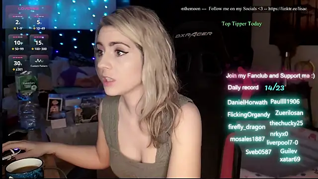 Snapshot of Lisaonthemoon chatting on 07.15.26 Lisaonthemoon online show from 07.15.26