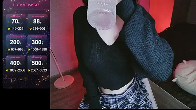 Snapshot of _Viviann_ chatting on 03.10.25  Viviann  online show from 03.10.25