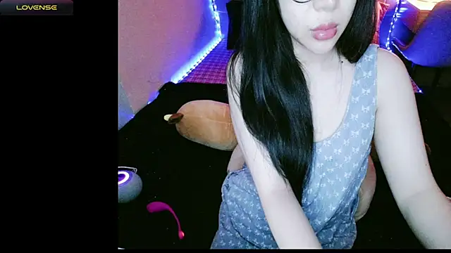 Snapshot of _Viviann_ chatting on 09.23.25  Viviann  online show from 09.23.25