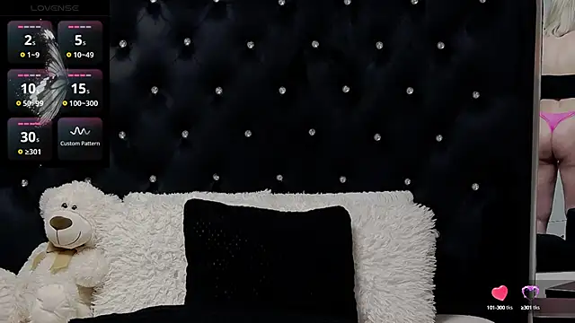 OliviaShaw23 online show from 03.14.25