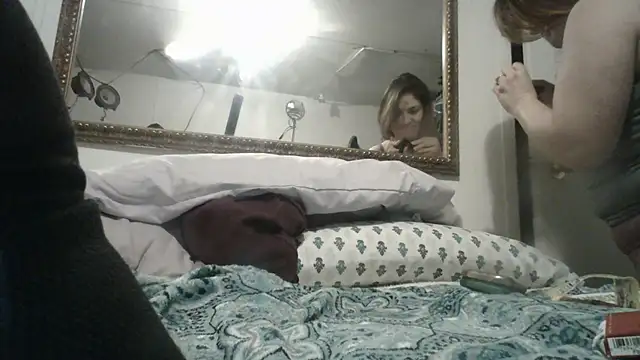 Snapshot of johnloonng chatting on 12.30.24 johnloonng online show from 12.30.24