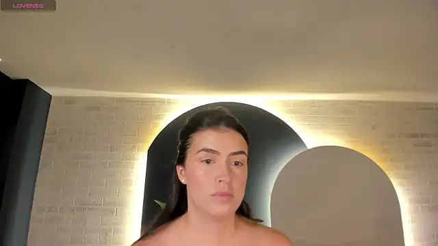 Snapshot of PaulinaSantos_ chatting on 04.19.26 PaulinaSantos online show from 04.19.26