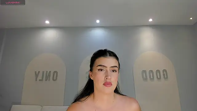 Snapshot of PaulinaSantos_ chatting on 04.22.26 PaulinaSantos online show from 04.22.26
