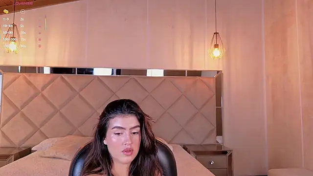 Snapshot of PaulinaSantos_ chatting on 05.17.26 PaulinaSantos online show from 05.17.26