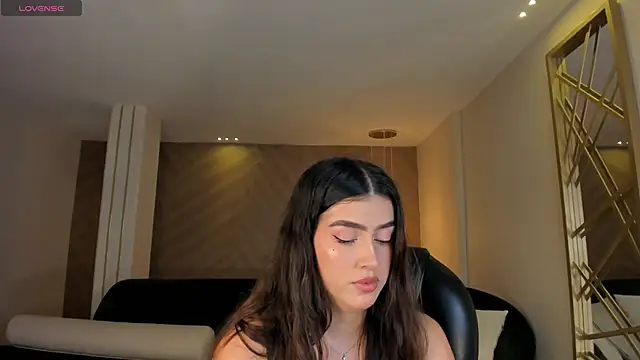 Snapshot of PaulinaSantos_ chatting on 06.11.26 PaulinaSantos online show from 06.11.26